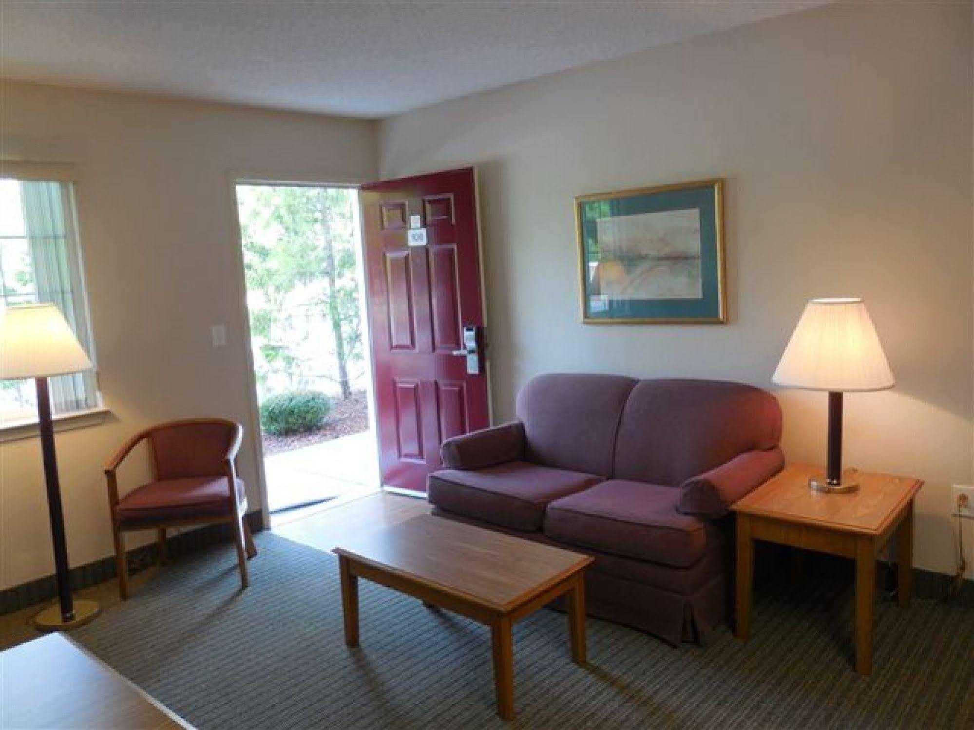 Affordable Suites ソールズベリー エクステリア 写真