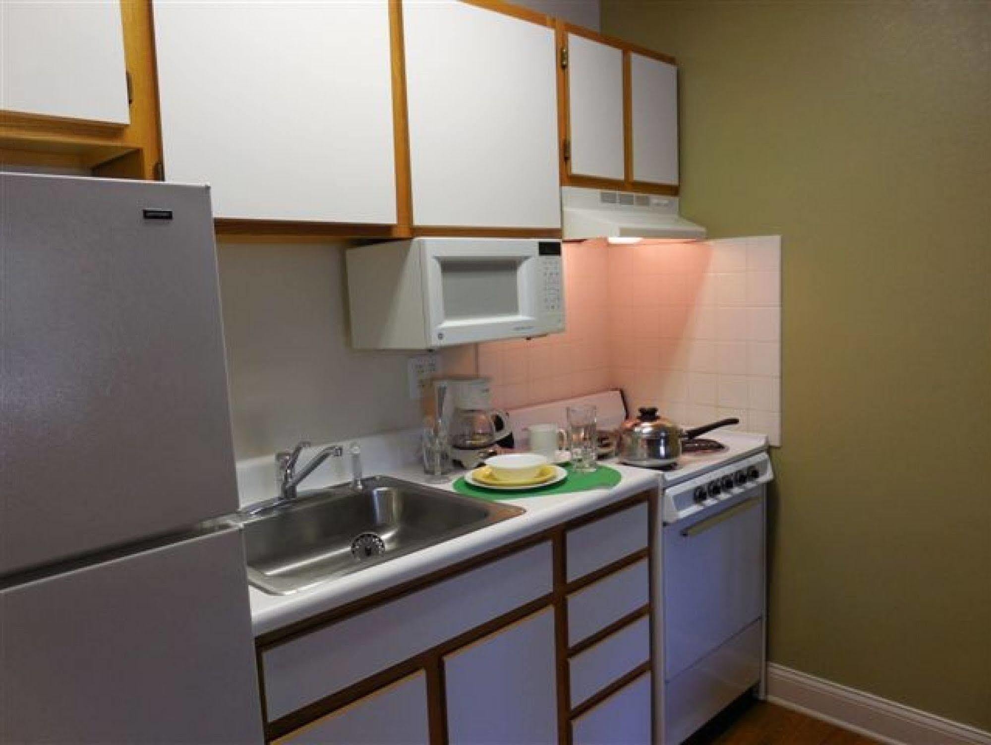 Affordable Suites ソールズベリー エクステリア 写真