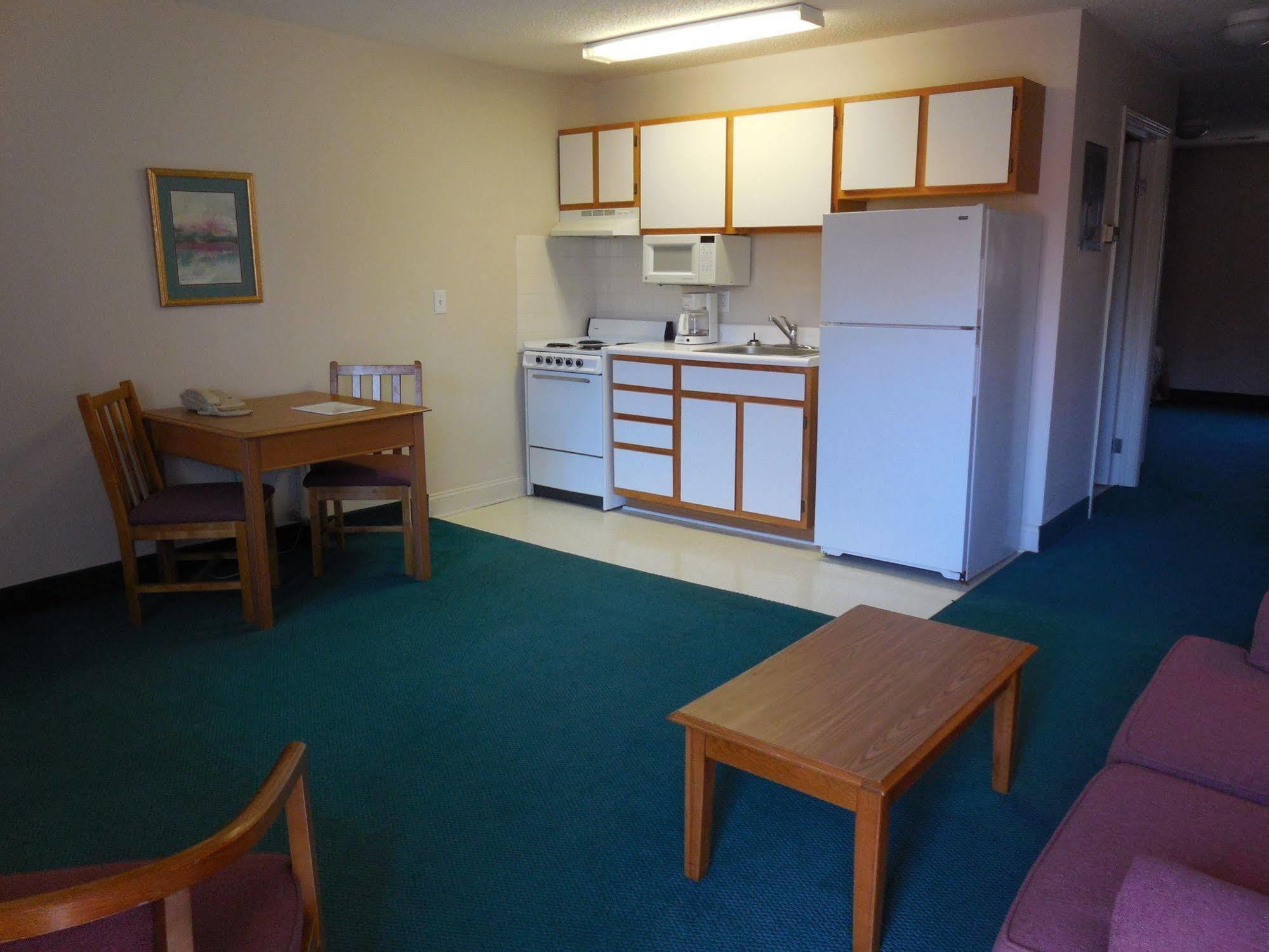 Affordable Suites ソールズベリー エクステリア 写真